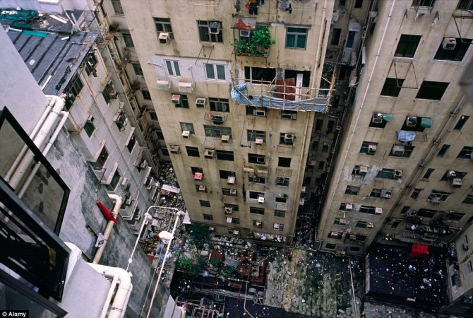 Hong-Kong-Slums-10-670x450.jpg