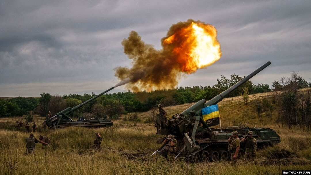 Ukrainian soldiers fire 2S7 Pion self-propelled guns in Ukraine's Donetsk region on August 26.