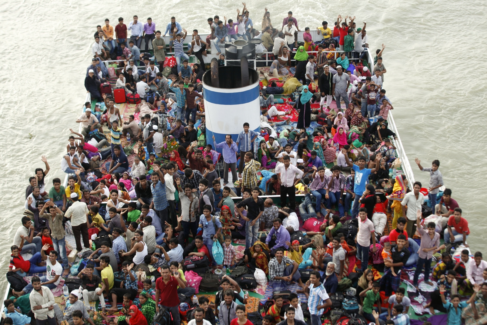 bangladesh-boat-capsize-tragedy.jpg