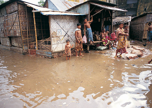floodwaters-surrounding-houses-in-dhaka-bangladesh.jpg