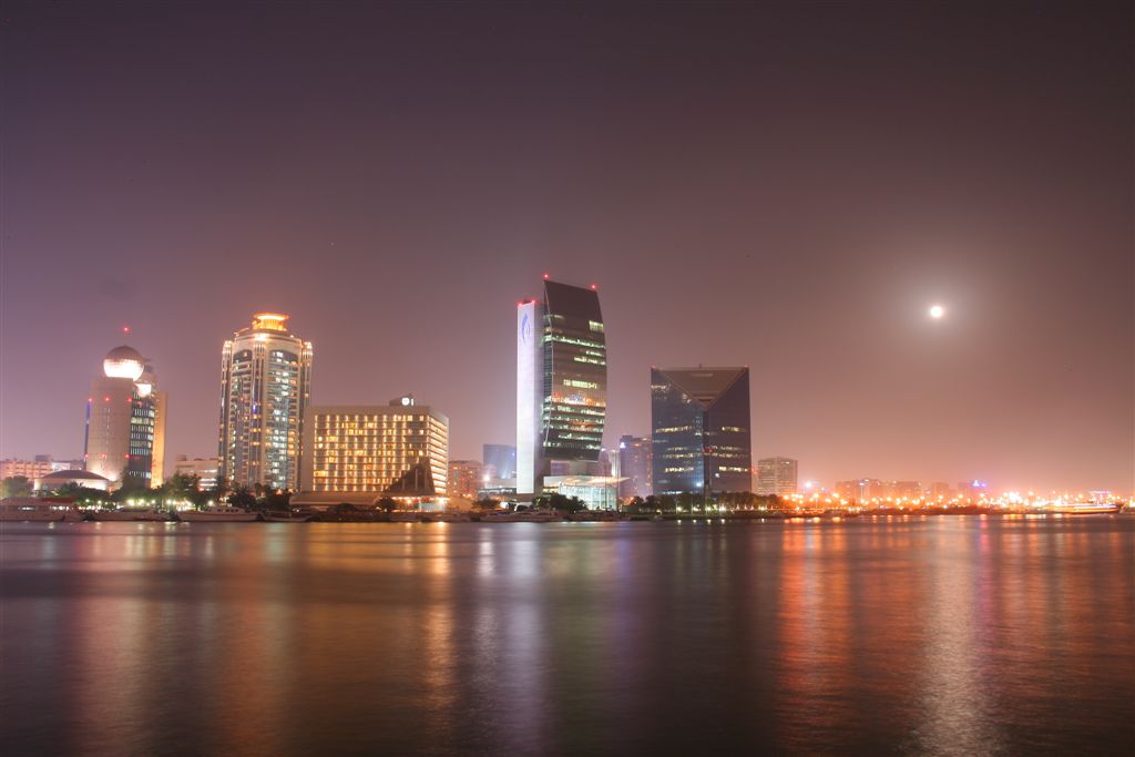 Deira_by_night.jpg