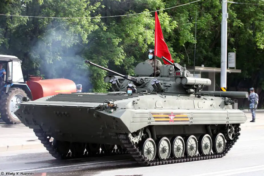 BMP-2M_tracked_armored_IFV_Berezhok_turret_Russia_Victory_Day_military_parade_2020_925_001.jpg