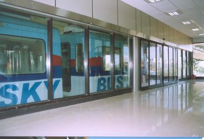 Skybus_at_Station.jpg