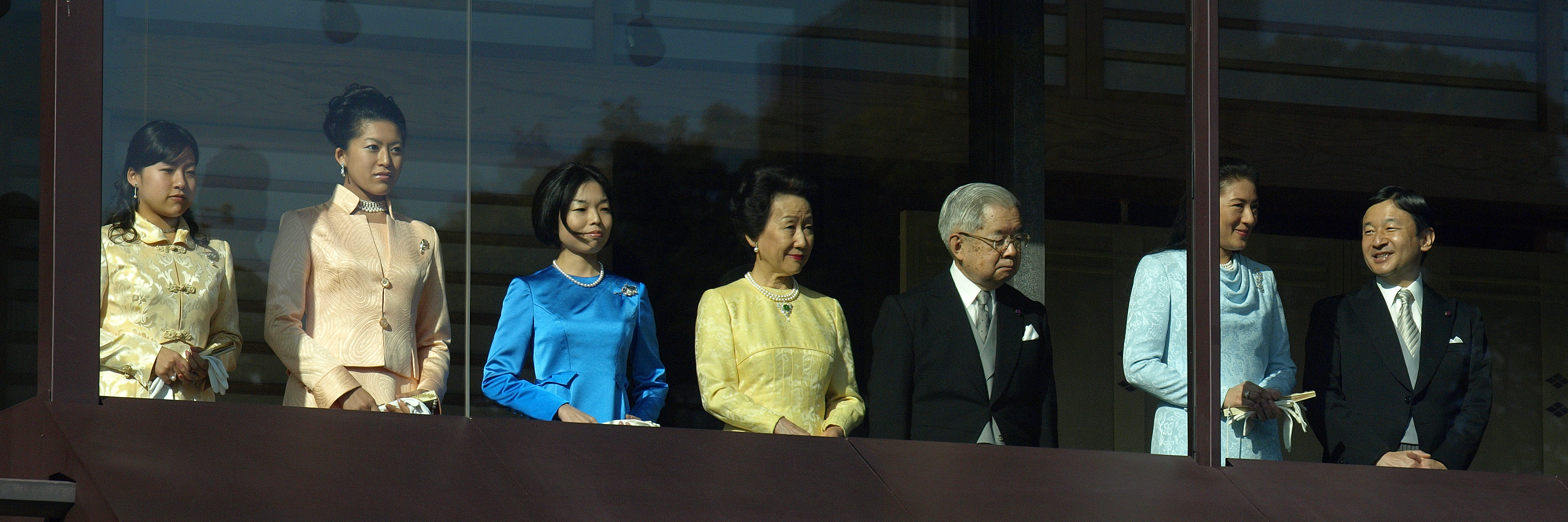 The_New_Year_Greeting_2011_at_the_Tokyo_Imperial_Palace.jpg