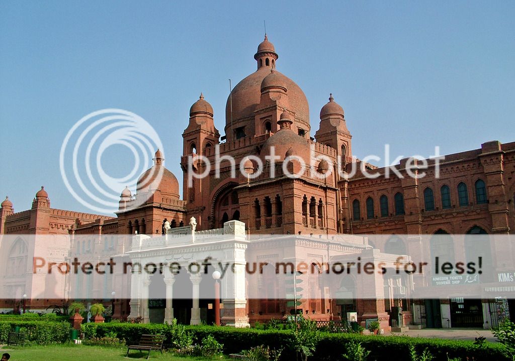 Lahore_Museum_Lahore_zps5kgdwrii.jpg