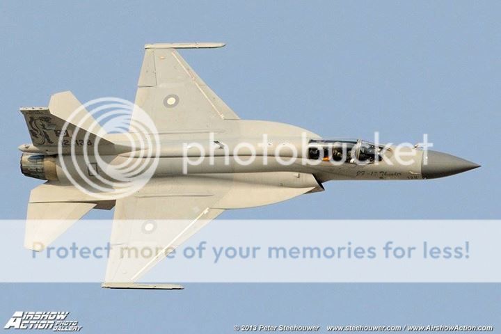 JF-17-thunder-in-Dubai-air-show_zps5ac9f67d.jpg