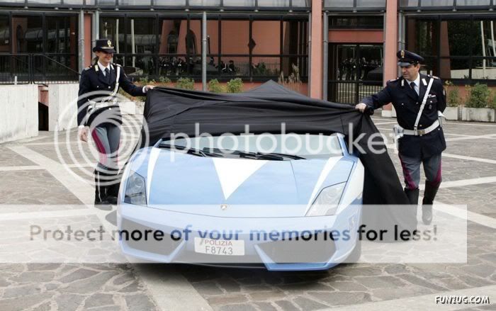 lambhorghini_police_car_Funzugorg_01.jpg