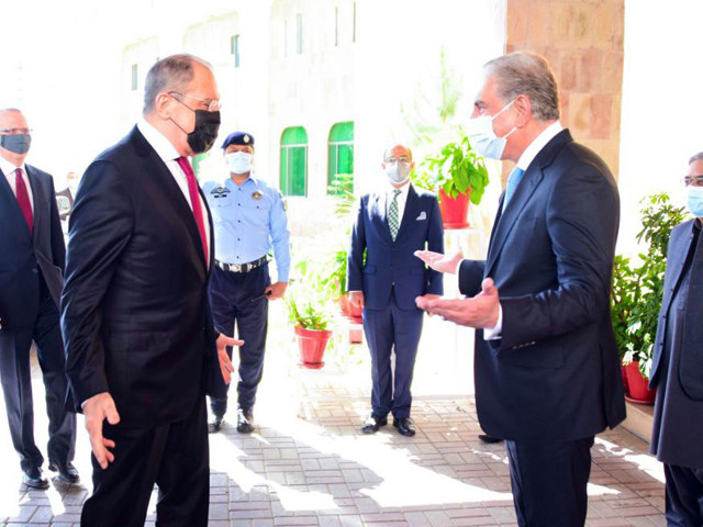 russian fm is being received by his pakistani counterpart upon arriving at the foreign office photo twitter smqureshipti