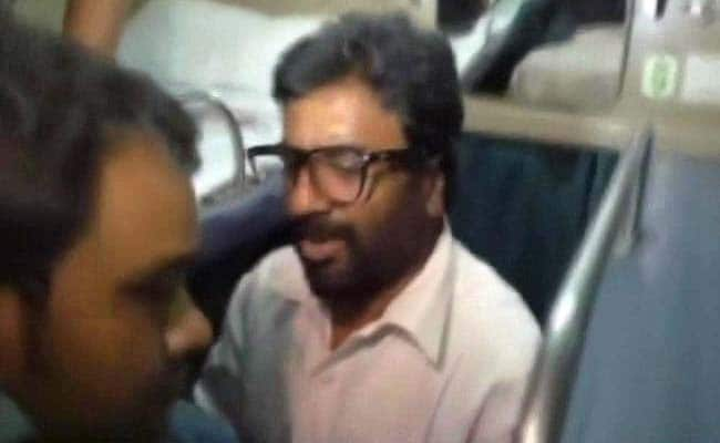 ravindra-gaikwad-train_650x400_71490377400.jpg