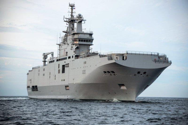 Egyptian-Navy-receives-second-Mistral-helicopter-carrier.jpg