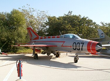 375px-Hatzerim_201206_MiG21.jpg