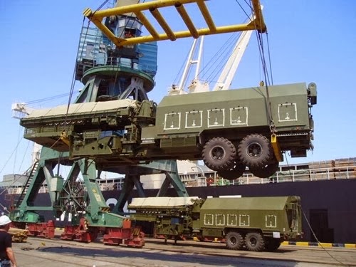 Ukrainian-made+3D+radar+36D6-M+for+S-300+missile+system+delivered+to+Vietnamese+Army+at+the+port+of+Saigon+2.jpg
