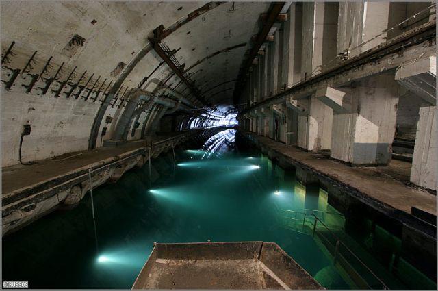balaklava-abandoned-submarine-base-ukraine-3.jpg