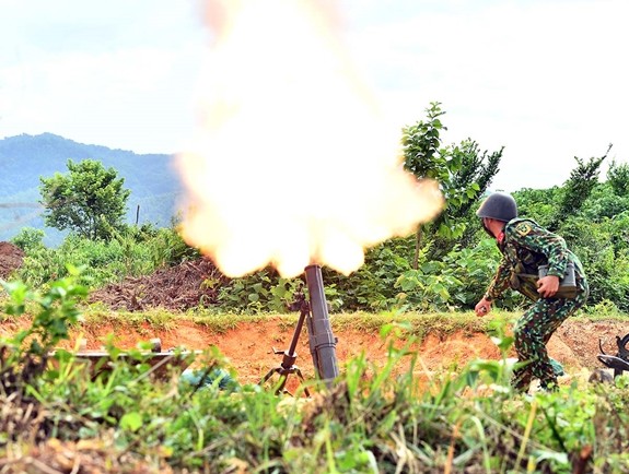 chiem-nguong-phao-binh-viet-nam-khai-hoa-sung-coi-m1943-khac-lua-rpg-7-hinh-5.jpg