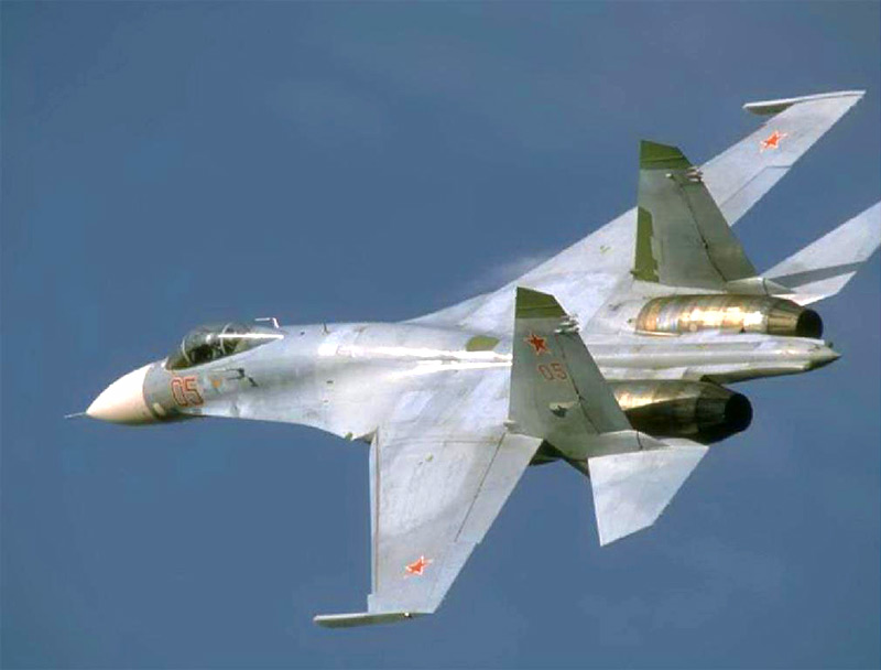 Sukhoi-SU27-09.jpg