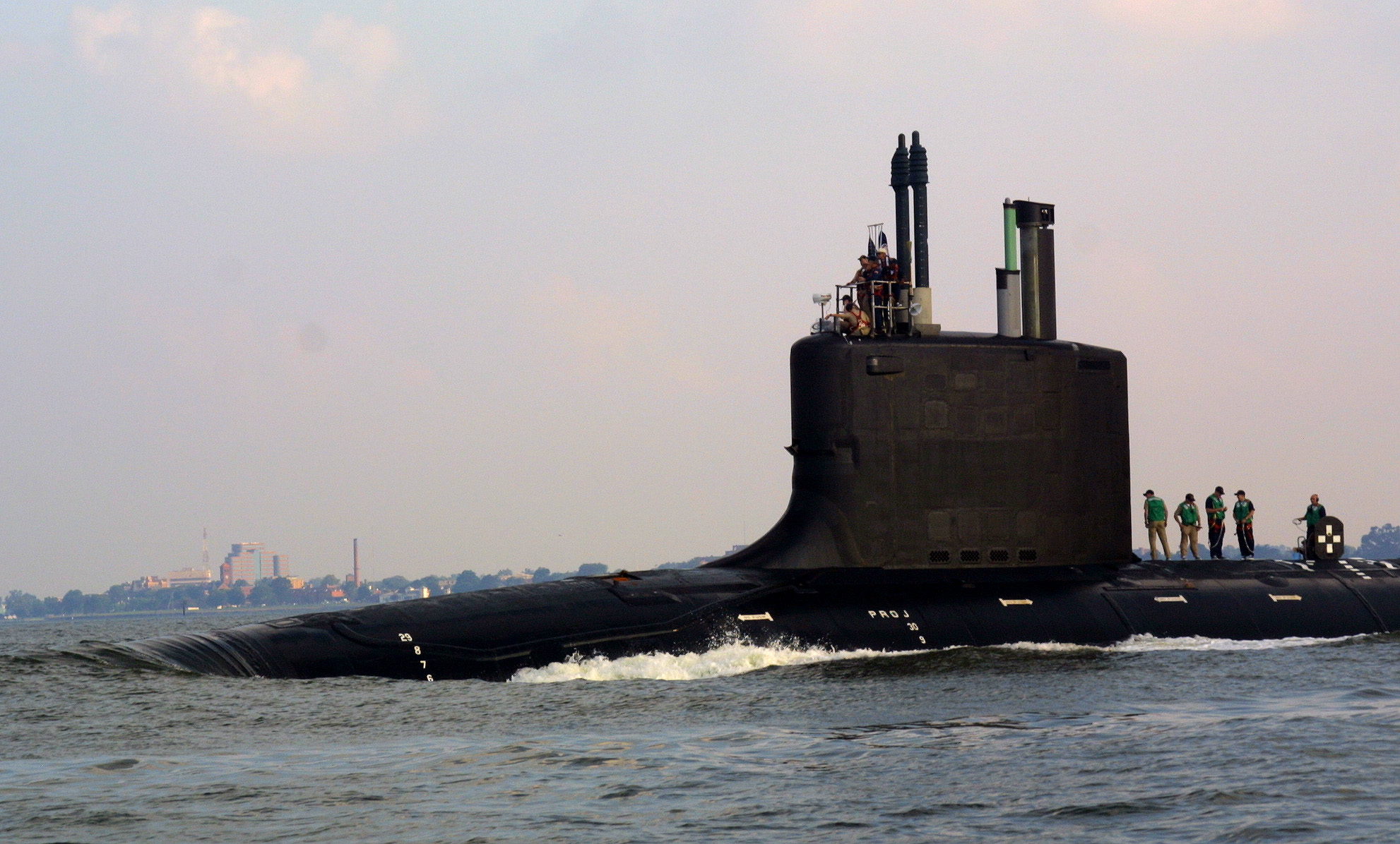 USS_Virginia_%28SSN-774%29_bravo_sea_trials.jpg