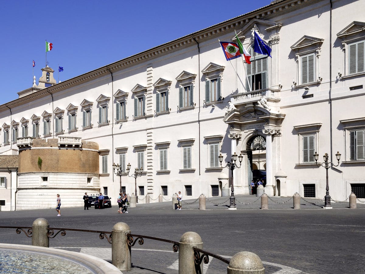 the-quirinal-palace-in-rome-italy-is-one-of-three-residences-of-the-president-of-the-italian-republic-it-is-20-times-the-size-of-the-white-house-and-has-been-home-to-30-popes-four-italian-kings-and-12-italian-presidents.jpg