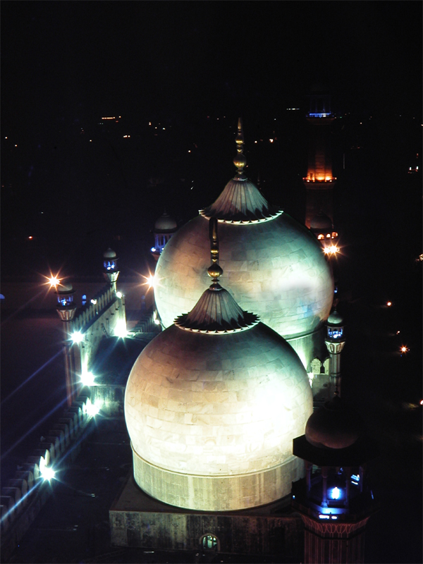 domes-of-badshahi.jpg