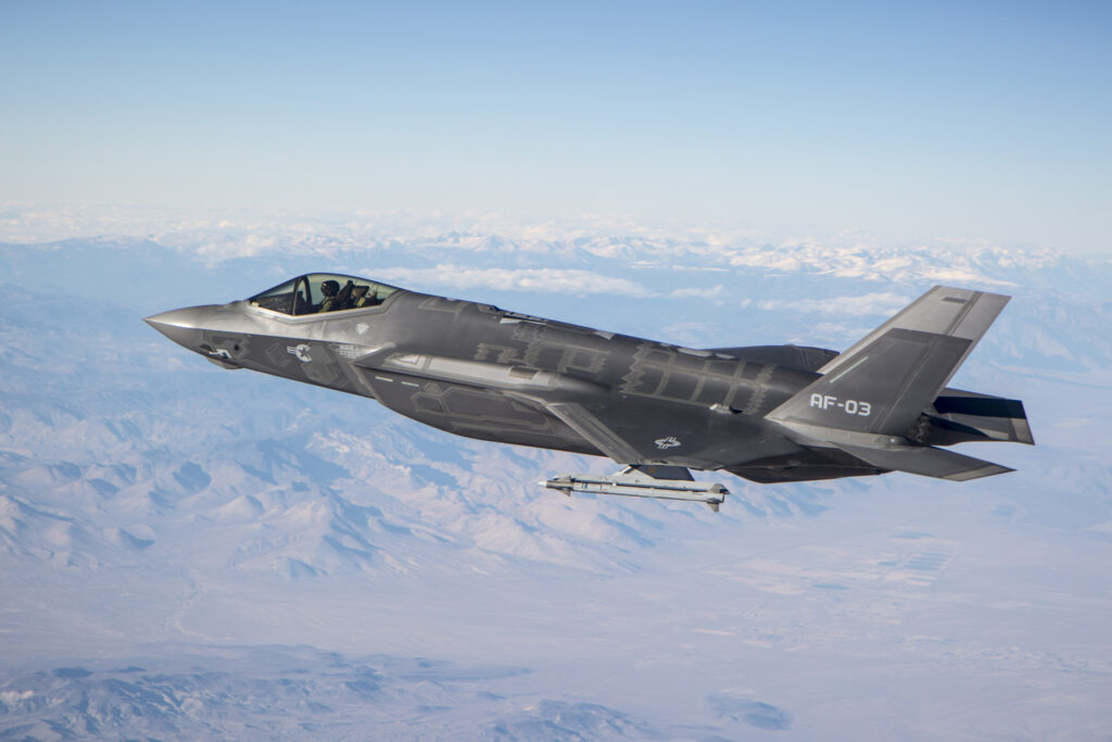 F-35-and-AIM-9X-1024x683.jpg