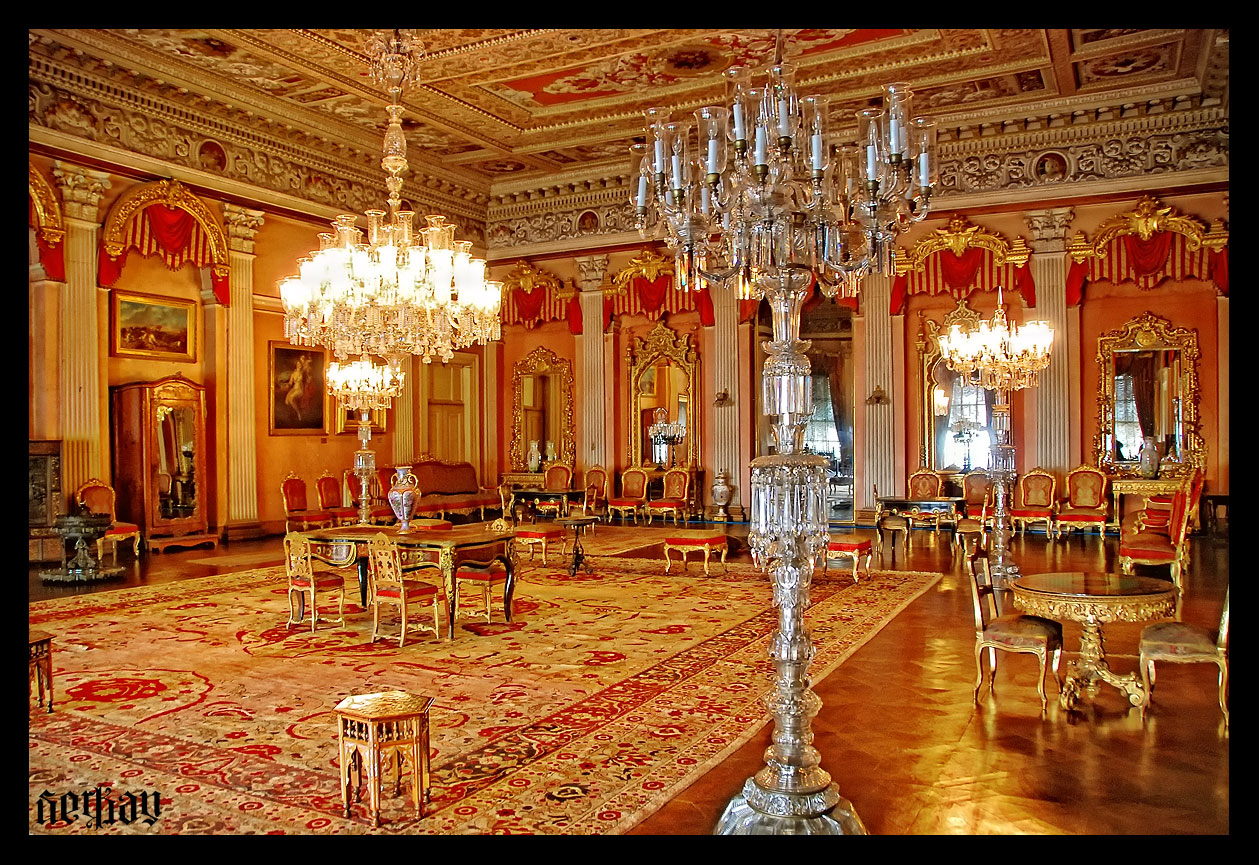 dolmabahce_palace_3_by_serkanavcioglu-d30gdj0.jpg