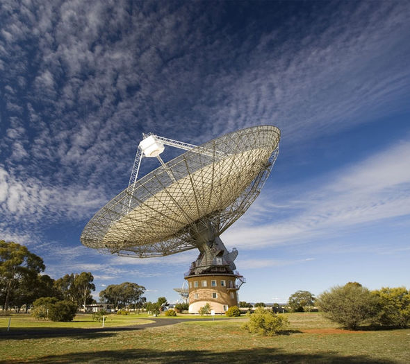 parkes-telescope-signal-400248.jpg