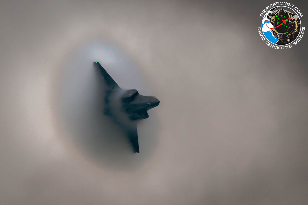 F-35-condensation-cloud.jpg