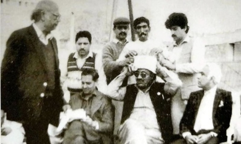 Jam Saqi with leftist poet Habib Jalib. —Photo from Ahmed Saleem and Nuzhat Abbas' biography of Jam Saqi