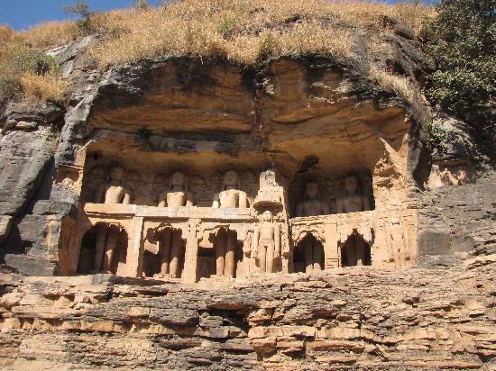 gwalior-fort-jain-carvings.jpg