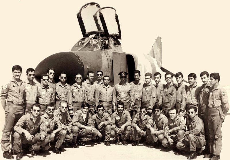 800px-The_First_F-4D_Phantom_II_Squadron_of_iran-1971.jpg