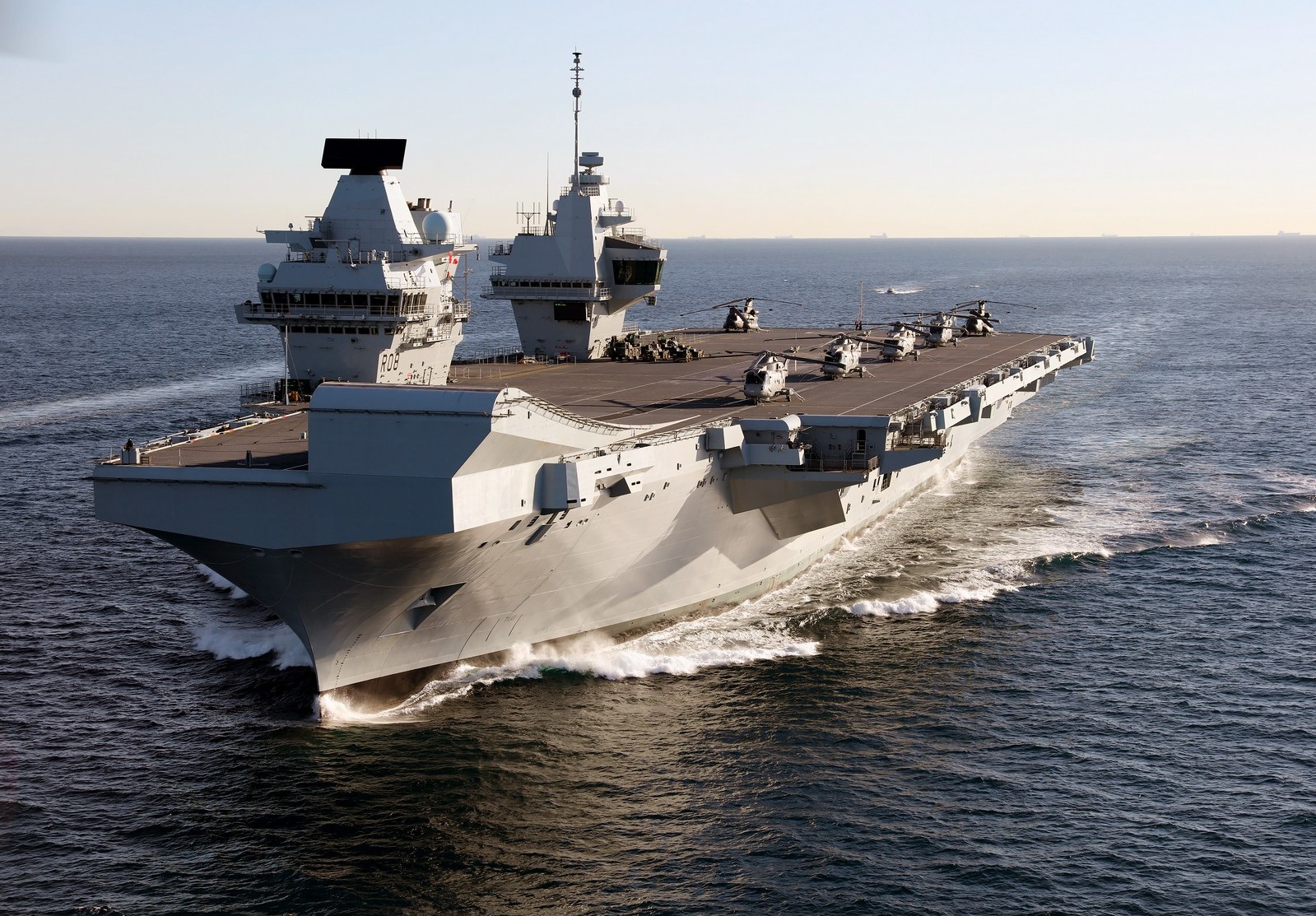 HMS Queen Elizabeth (R08) - Wikipedia