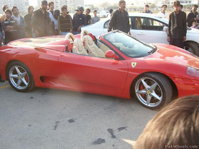 ferrari_(7)_EZR_PakWheels(com).jpg