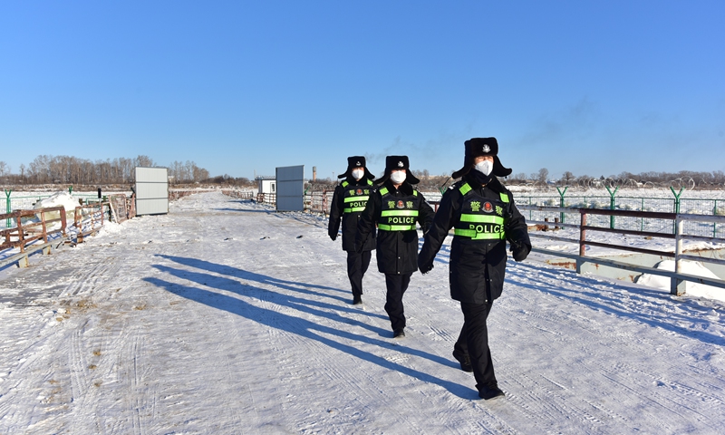 The newly opened passage on the frozen Heilongjiang River on the China-Russia border Photo: Courtesy of Luobei Entry-Exit Border Inspection Station
