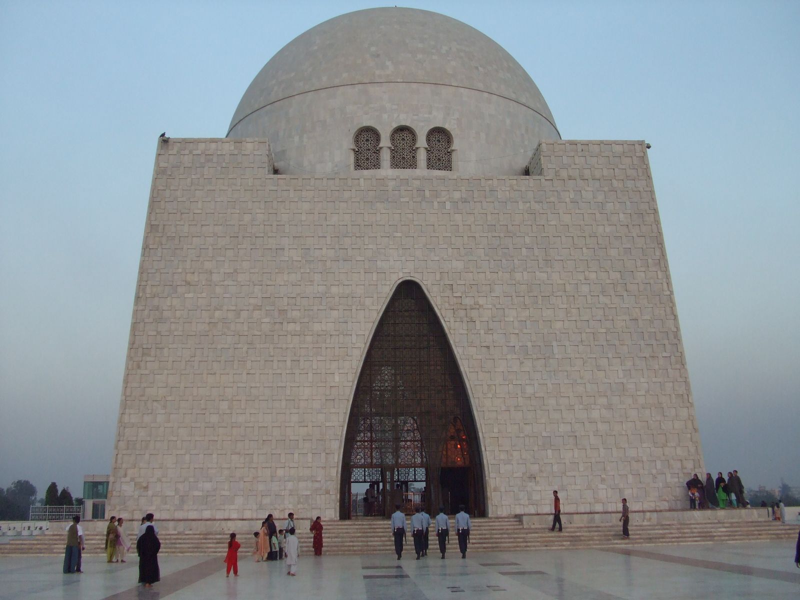 %28Pakistan%29+-+Karachi+-+Quaid-E-Azam%27s+Mausoleum.jpg