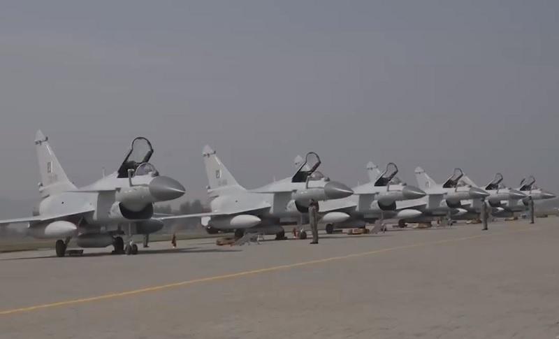 pakistan-air-force-receives-first-batch-of-chengdu-j-10-ce-fighter-jets-2.jpg