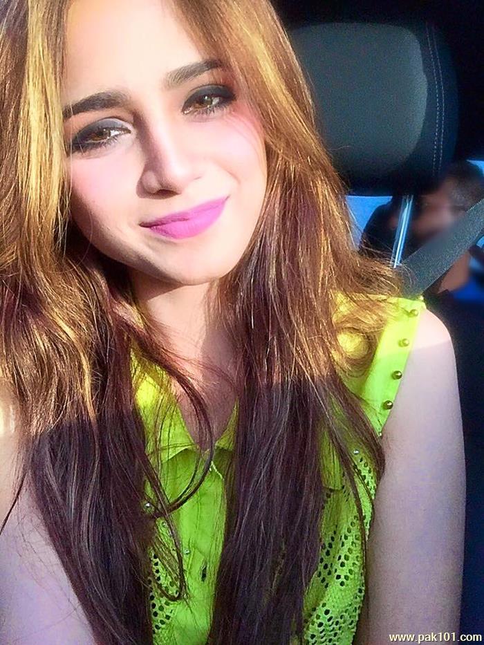 Aima_Baig_Pakistani_Female_Singer_And_Host_Celebrity_16_lynry_Pak101(dot)com.jpg