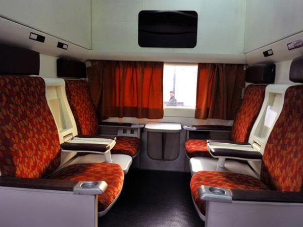 01-1362120169-anubhuti-coach-rail1-600.jpg
