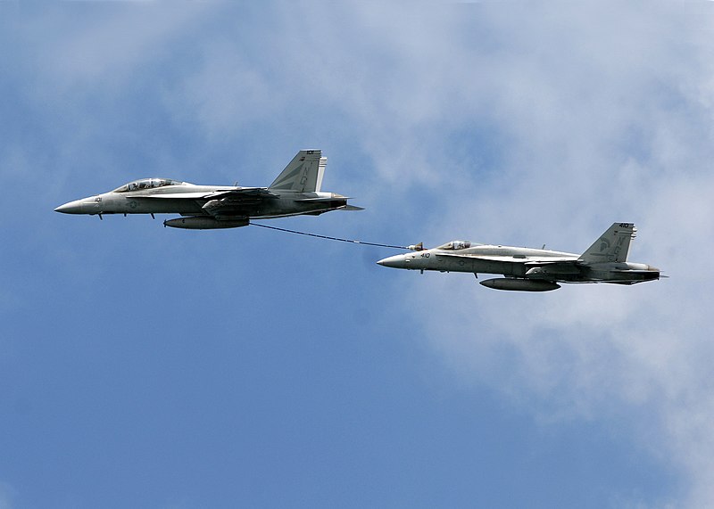 800px-F-18_Buddy_Refueling.jpg