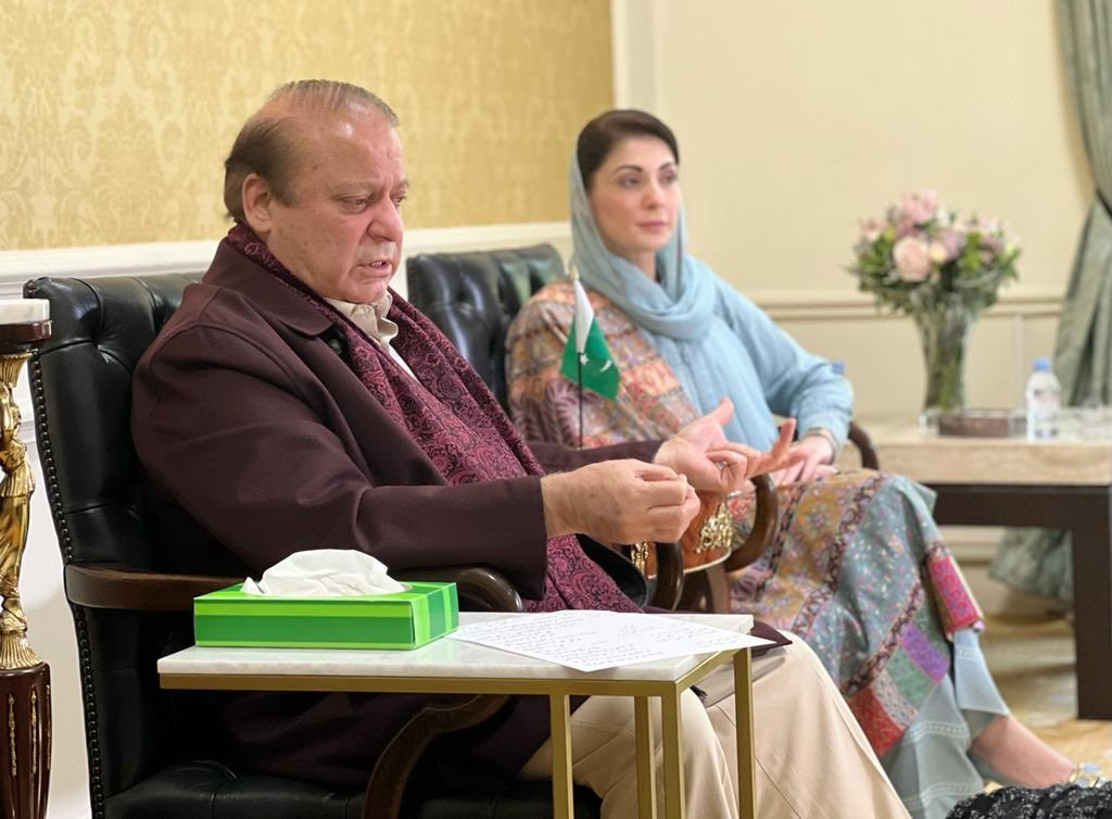 pml n supremo nawaz sharif with daughter and party vice president maryam nawaz in london on oct 09 2022 photo twitter maryamnawaz