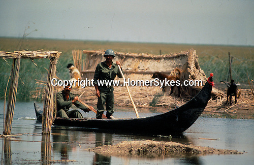 MARSH-ARABS-IRAN-IRAQ-WAR-SOLDIERS-PATROL-CANALS-IN-WETLANDS-SOUTHERN-IRAQ-1980s-031.jpg