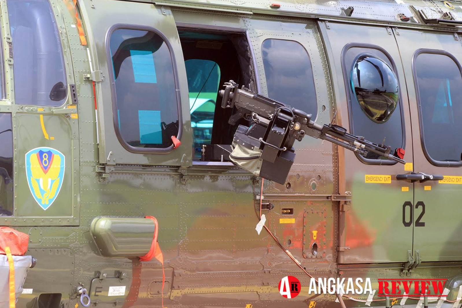 senjata-di-heli-EC725-Caracal-Angkasa-Review.png