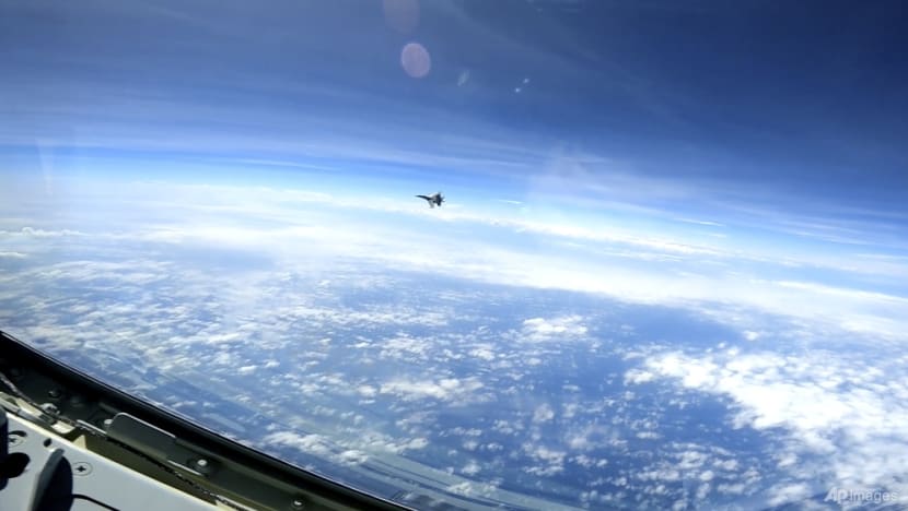 united_states_china_jets_intercept_07510.jpg