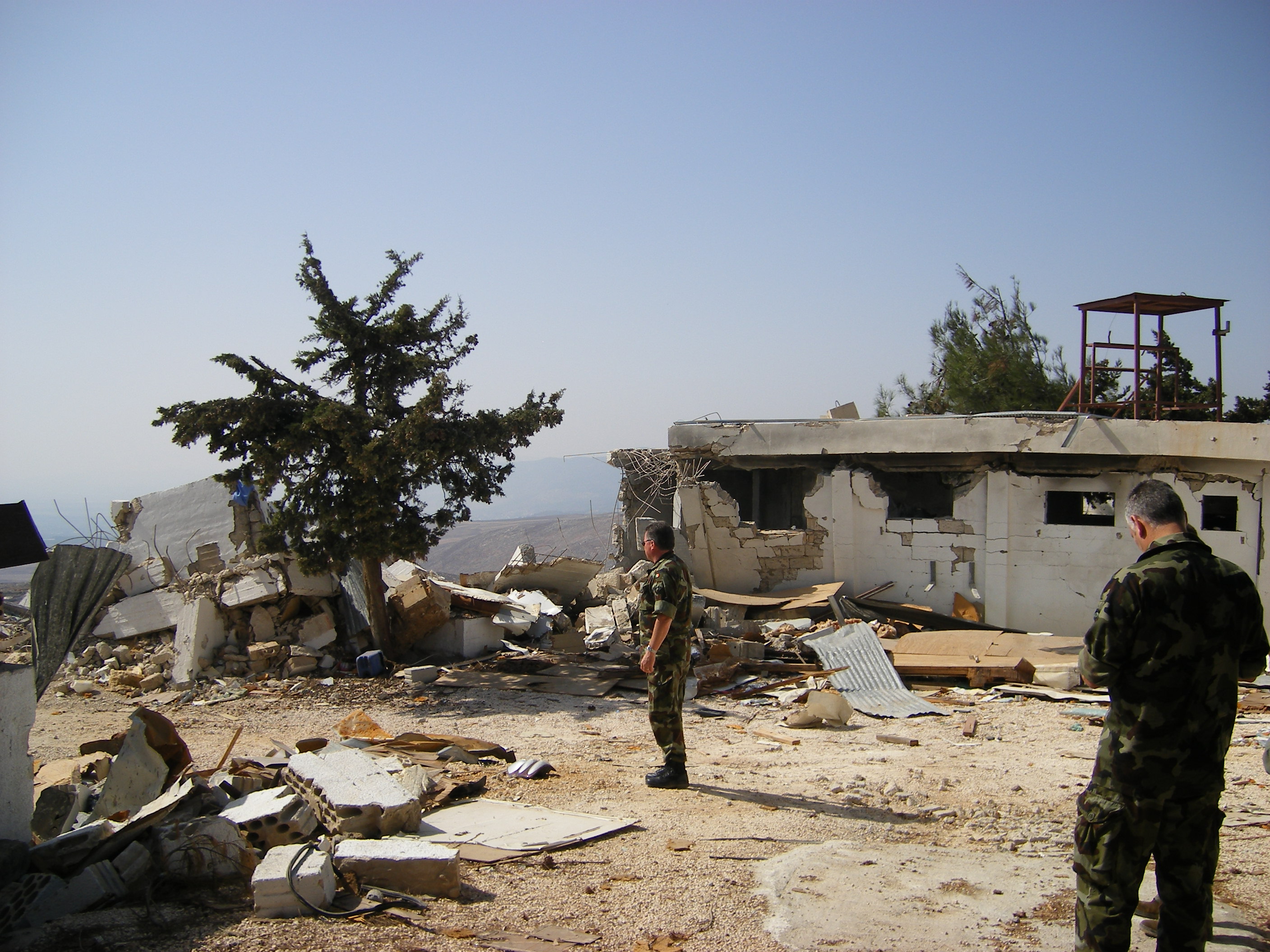 Destroyed_UN_base_in_Lebanon.jpg
