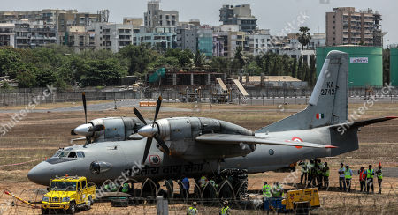 indian-air-force-plane-overran-runway-at-mumbai-airport-india-shutterstock-editorial-10231028d.jpg