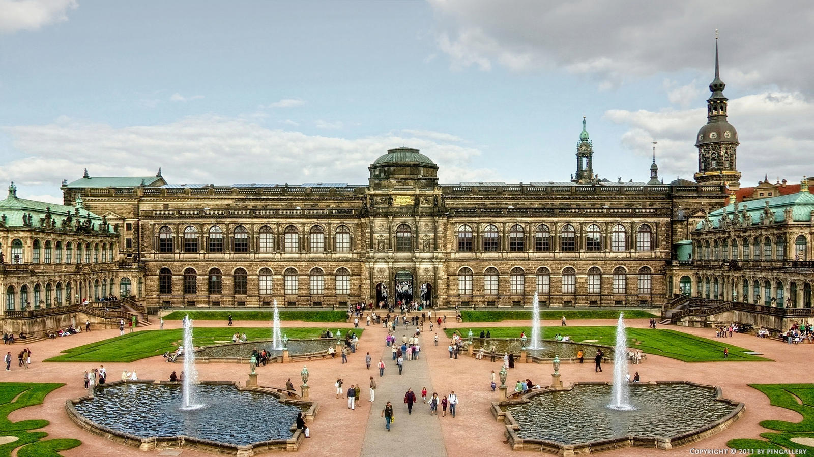 dresden_zwinger_iii_by_pingallery-d3g0pkv.jpg