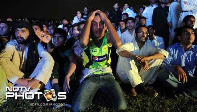 pakistan-fans-wt20-640.jpg