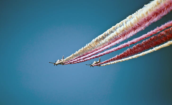 doha-planes-air-show-qatar-national-day-wallpaper-preview.jpg
