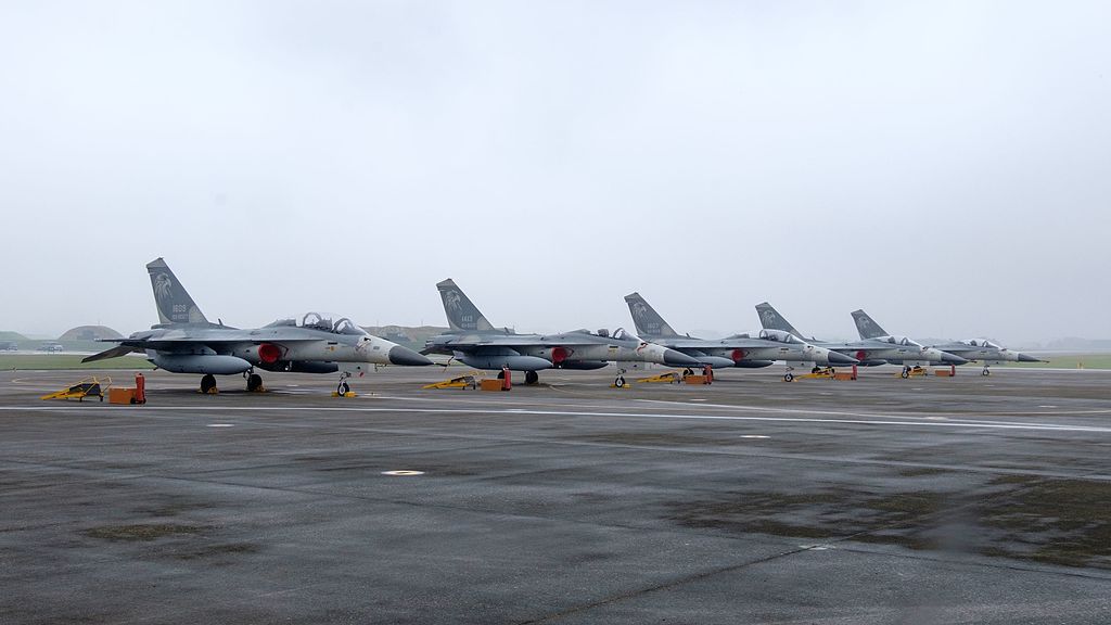 1024px-Five_F-CK-1s_of_427th_Wing_Parked_at_Ching_Chuang_Kang_Air_Force_Base_Apron_20161126.jpg