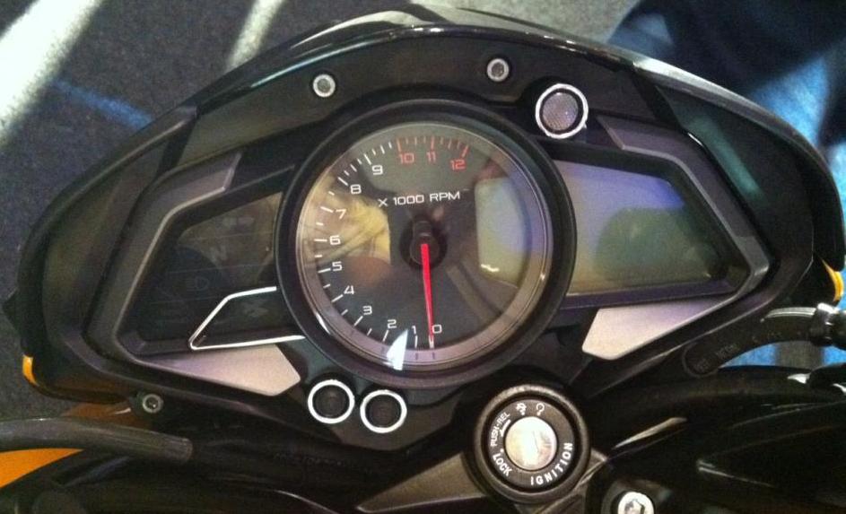 PULSAR200NS-SPEEDO.jpg