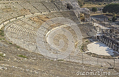 amphitheater-coliseum-ephesus-efes-turkey-37562945.jpg