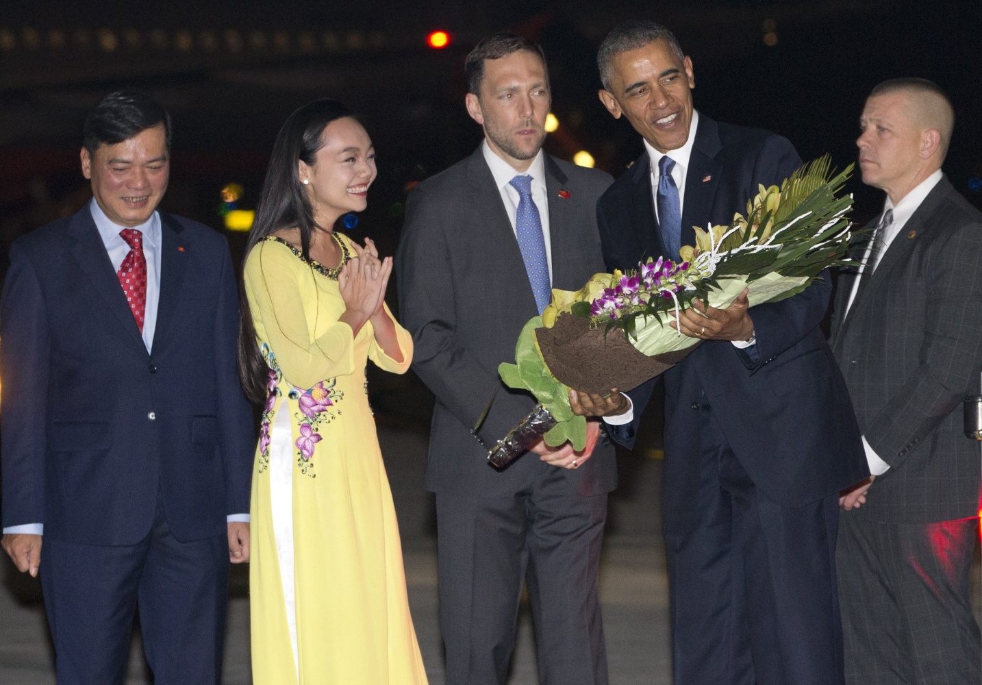 160522-obama-vietnam-1140_12a6008d295047173a5d943fd75d6bf1.nbcnews-ux-2880-1000.jpg